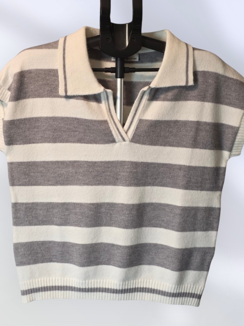 Zenana Outfitters Cream and Gray Striped V-Neck Short-Sleeve Sweater